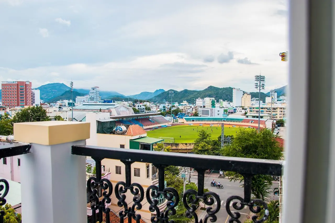 Maika Hotel Nha Trang 2*,